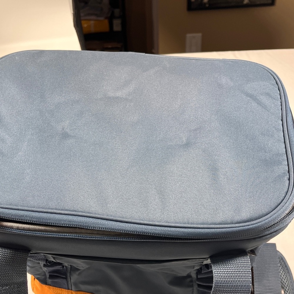 CleverMade Tahoe Collapsible Cooler Bag Unisex Blue New Insulated Travel - Picture 6 of 8